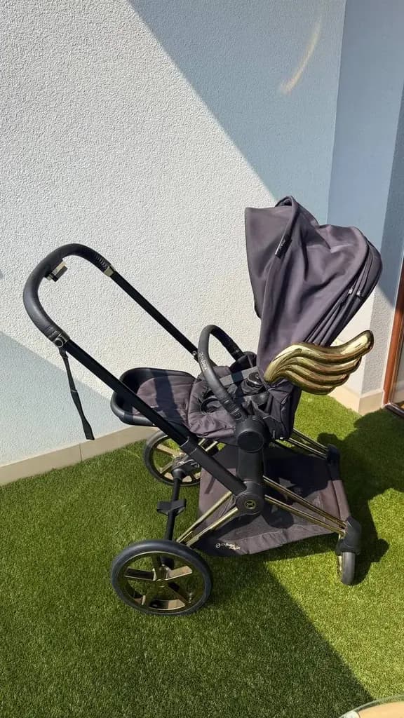Продам прогулочную коляску Cybex Priam 4.0 Jeremy Scott Wings.