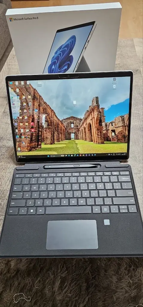 Продаю Microsoft Surface Pro 8 — Полный комплект