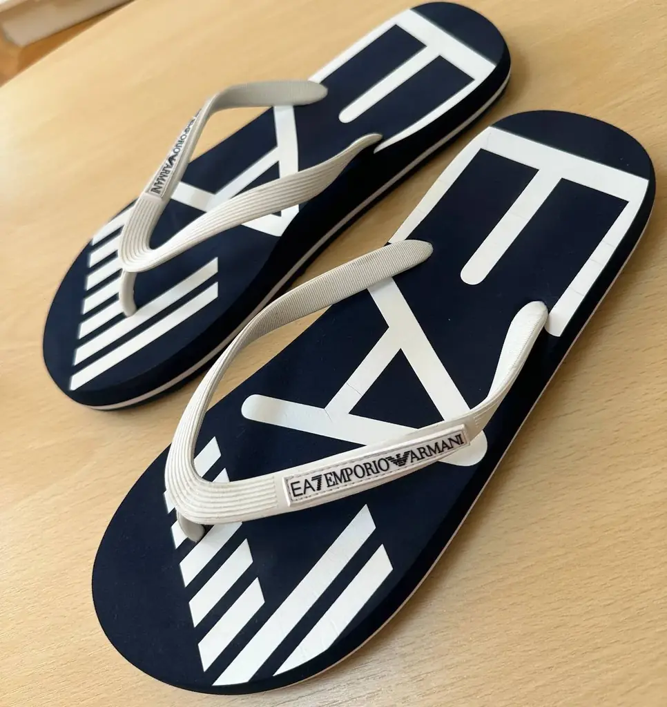 Продам оригинал шлепанцы EA7 Emporio Armani размер 40