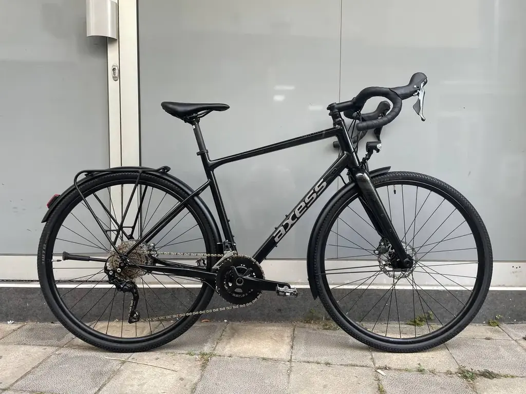 Продается велосипед Axess Creed Sport Gravel Touring на алюминиевой раме с карбоновой вилкой и тури…