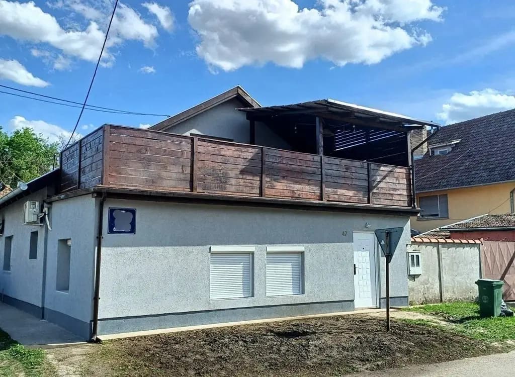 Продается современный дом 143 м² (4 комнаты), СУБОТИЦА ГОРОД, всего в 1,5 км от центра города.
