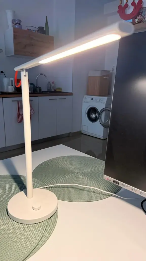 Умная настольная лампа Xiaomi Mi Smart LED Desk Lamp