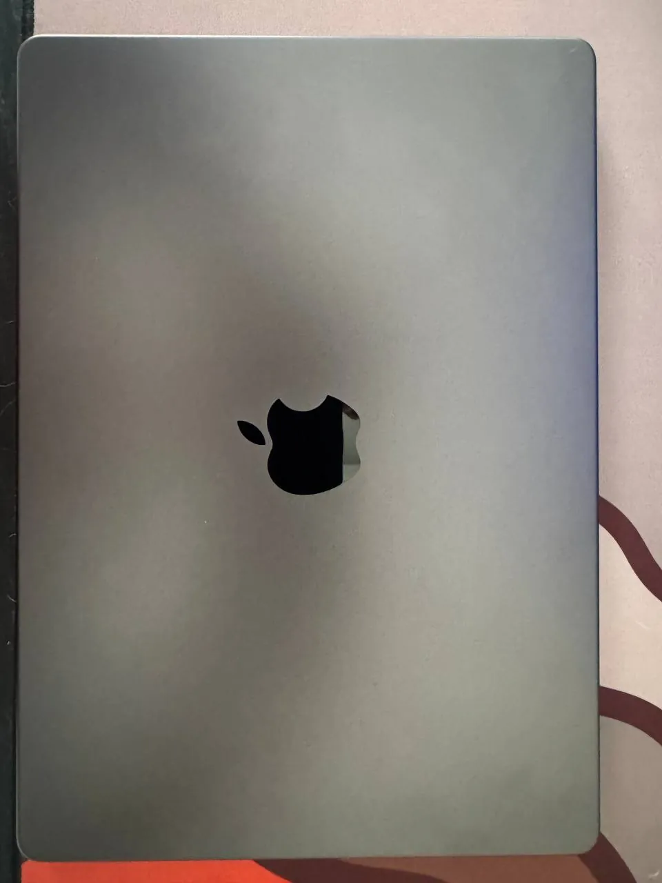Продам MacBook Pro M3 14-inch 18/512. В отличном состоянии, почти всегда использовался в закрытом в…