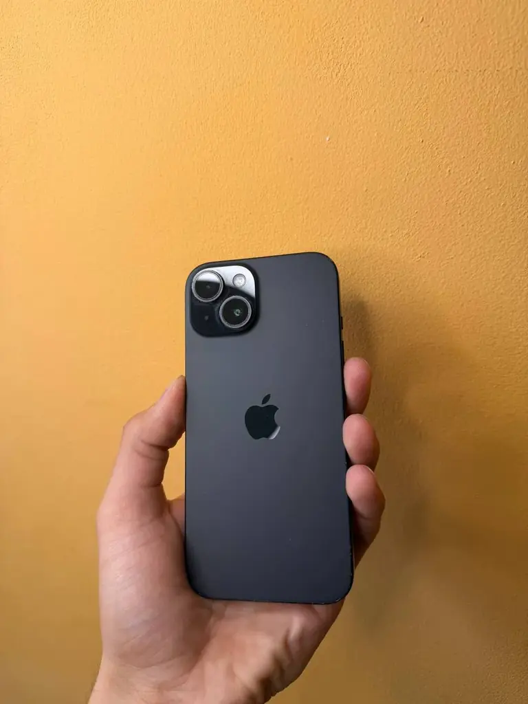 Продам iPhone 15 128 GB, стан 9/10.