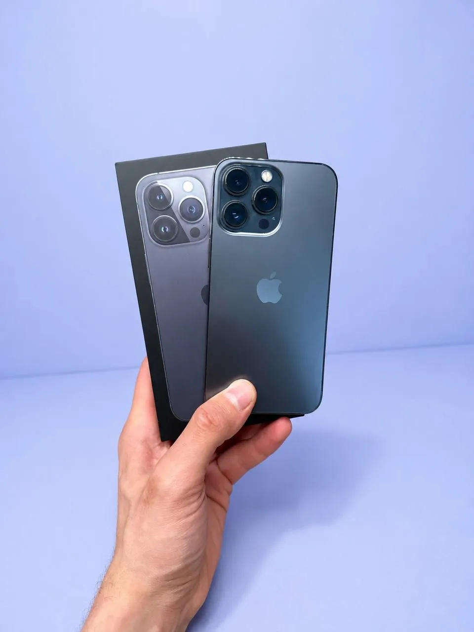 Продам iPhone 13 Pro у стані 9/10.