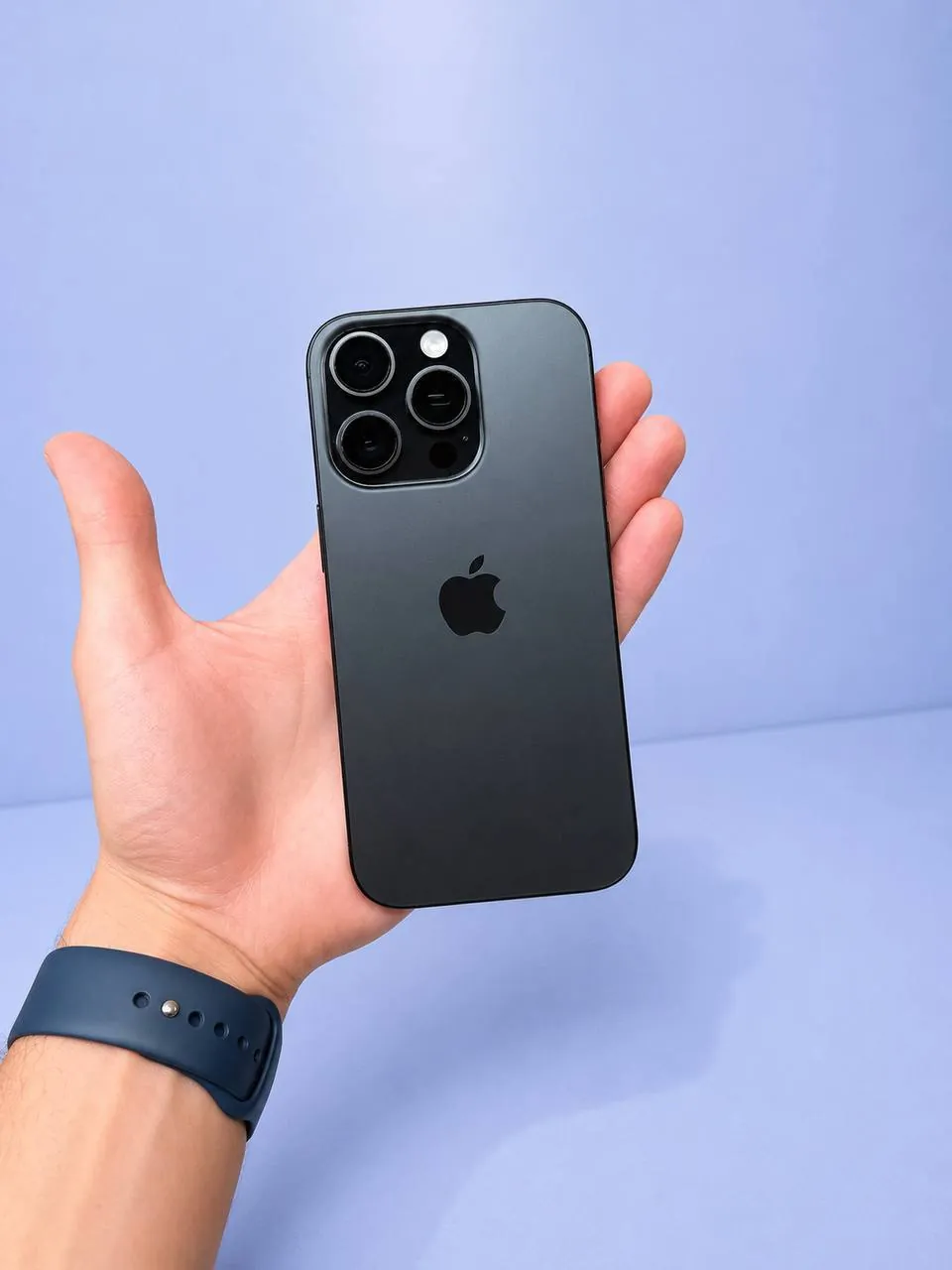 Продам iPhone 16 Pro 128 GB у стані 9,8/10. На телефоні є мінімальні сліди використання, нічого кри…