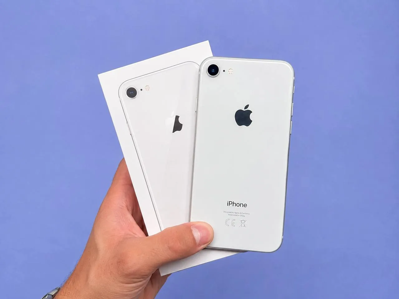 Продам iPhone 8 64 ГБ у стані 9/10. На телефоні є незначні сліди використання, нічого критичного. Н…