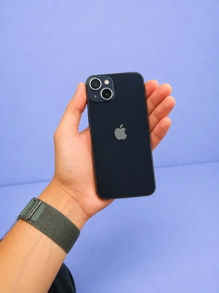 Продам iPhone 13, 128 ГБ у чудовому стані 9/10. Усі функції працюють бездоганно. На дисплеї наклеєн…