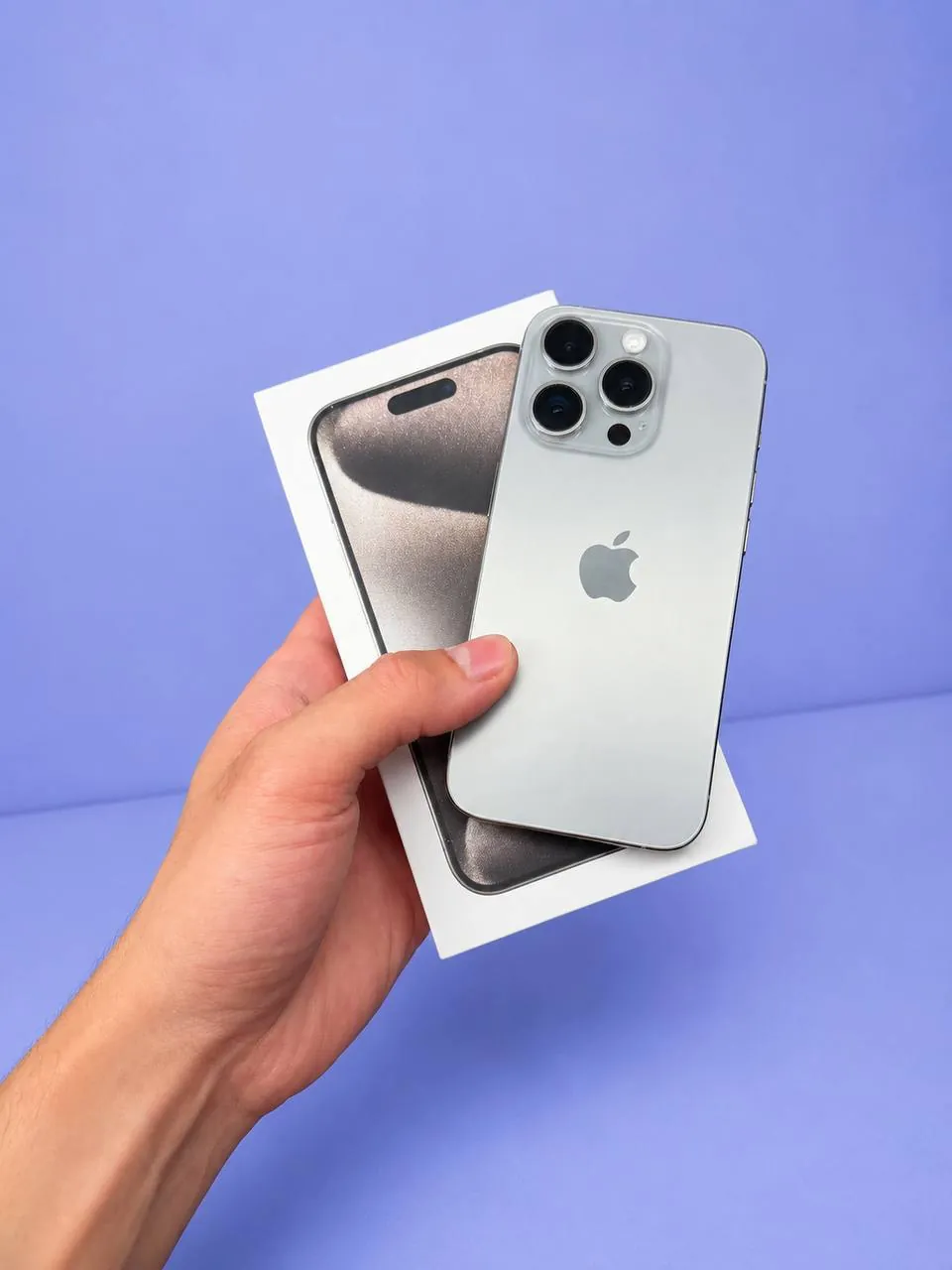 Продам iPhone 15 Pro 128 ГБ у стані 10/10.