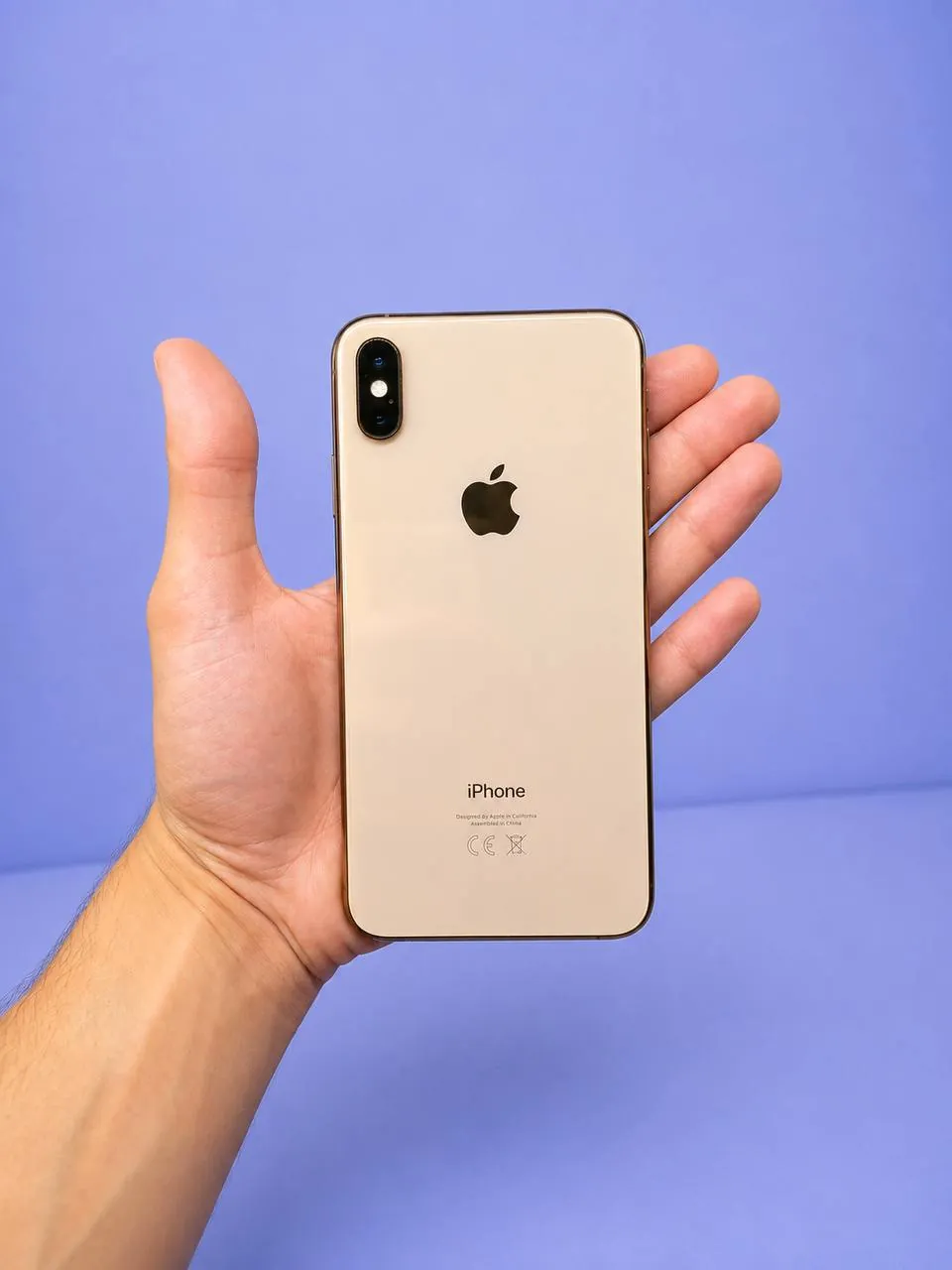 Продам iPhone XS Max у ексклюзивному золотому кольорі, стан 10/10.