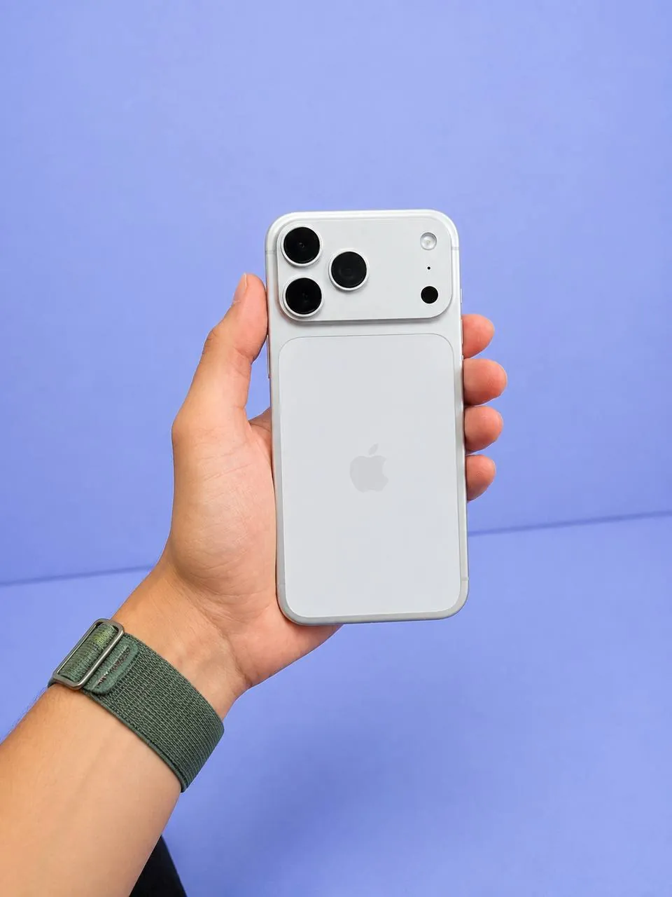 Продам iPhone 17 Pro Max 256 ГБ, стан 10/10. Телефон повністю оригінальний, нічого не ремонтувалося…