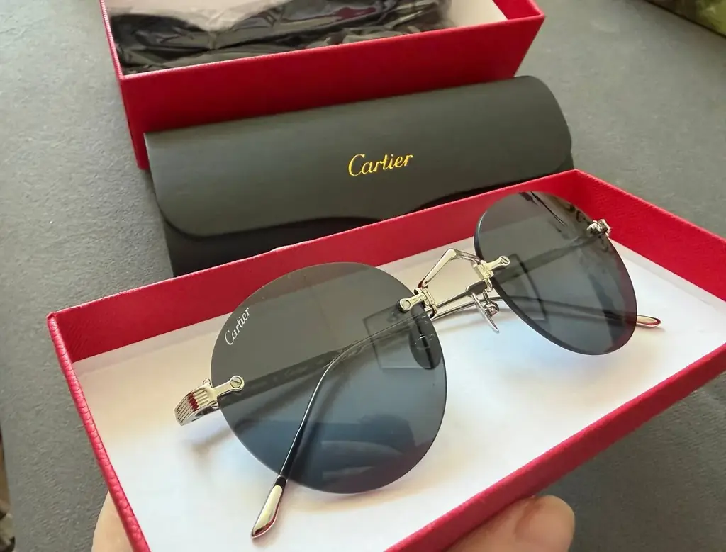 Солнцезащитные очки Cartier. Реплика, новые.