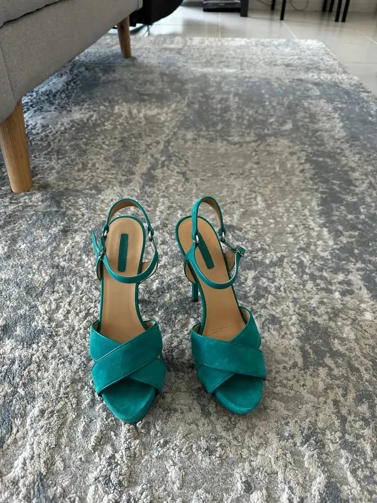 Longchamp босоножки практически новые 350 дирхам размер 38 Бизнес Бэй