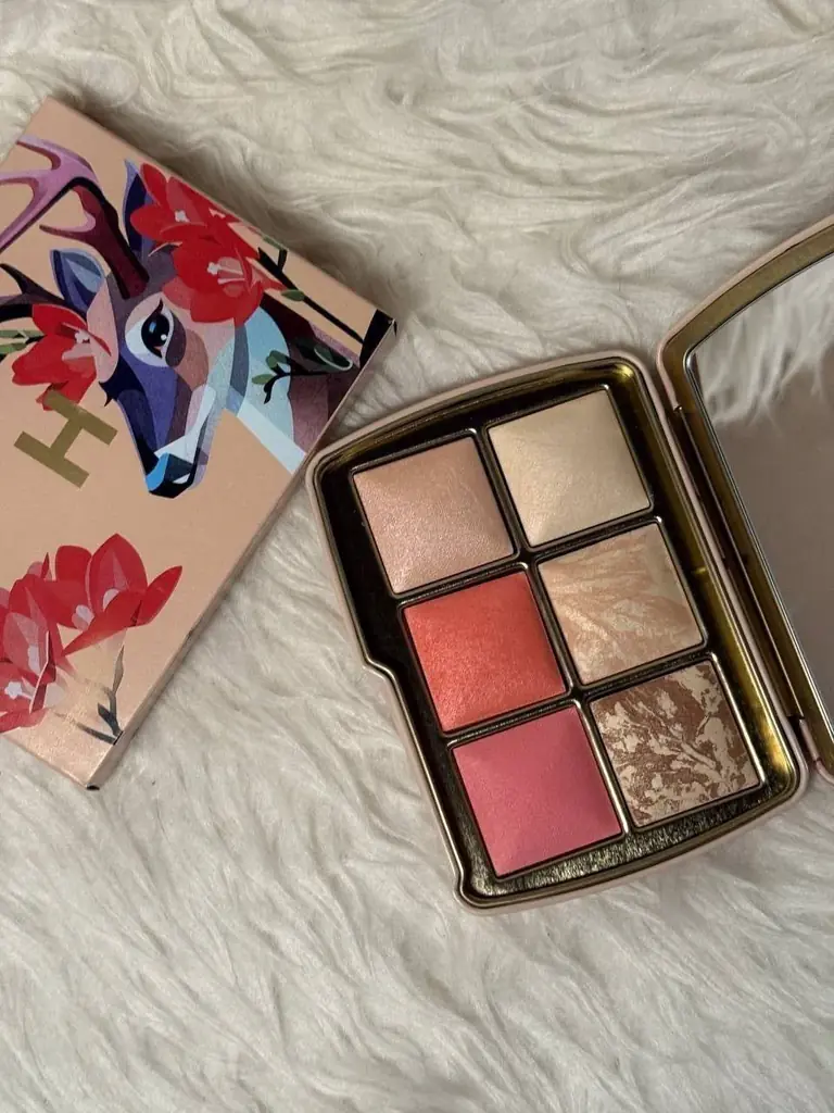 ✨ Hourglass Ambient Lighting Edit Unlocked Deer Palette (Limited Edition) ✨