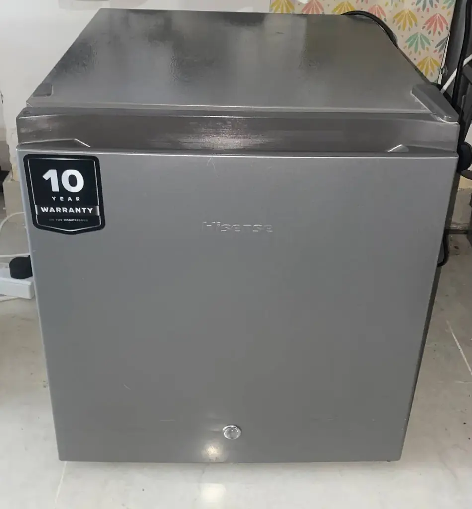 Hisense холодильник 100 aed