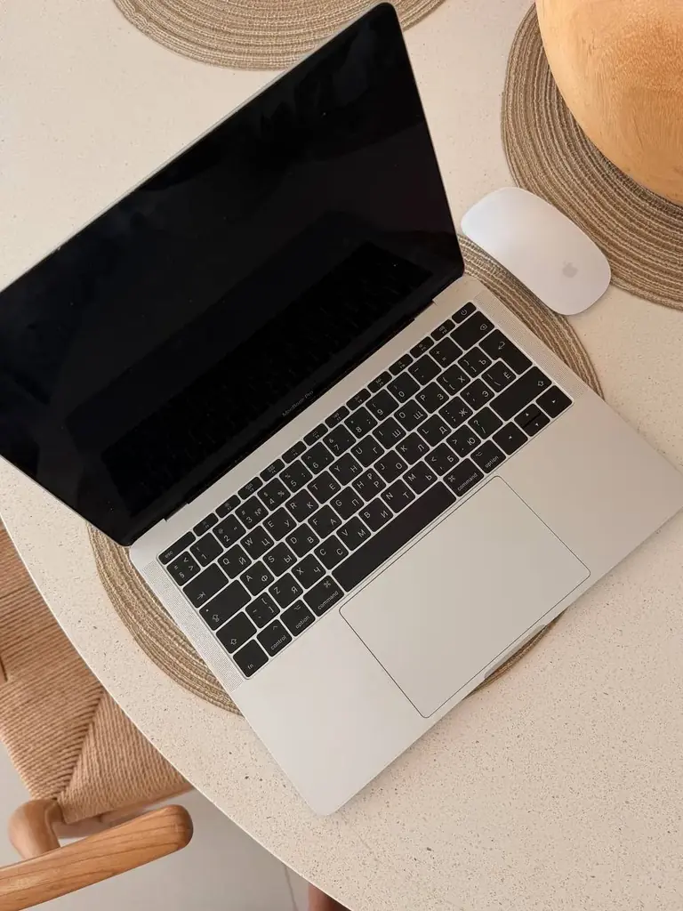 Продам MacBook Prо 13 (2017г)
