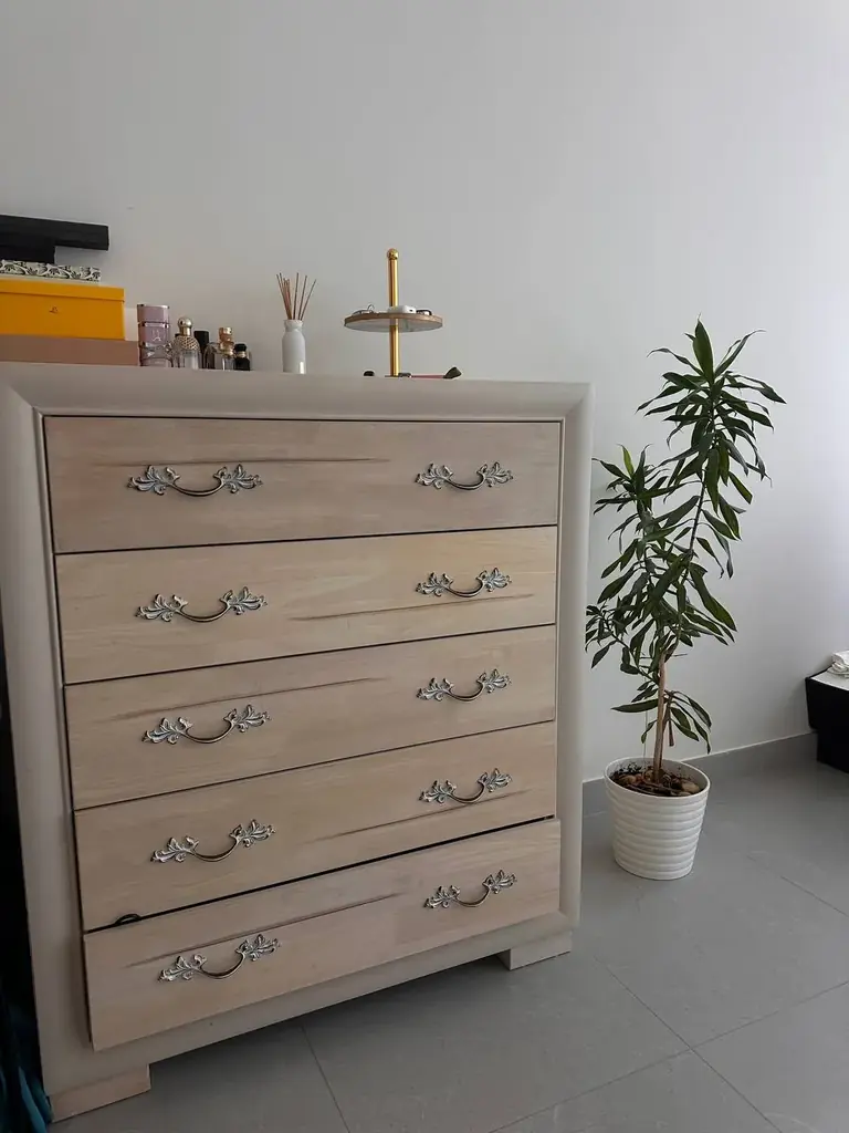 Продается спальный гарнитур Home Centre — 1 000AED