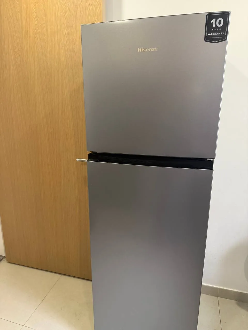 Продам холодильник Hisense RT328N4DGN, 328 л