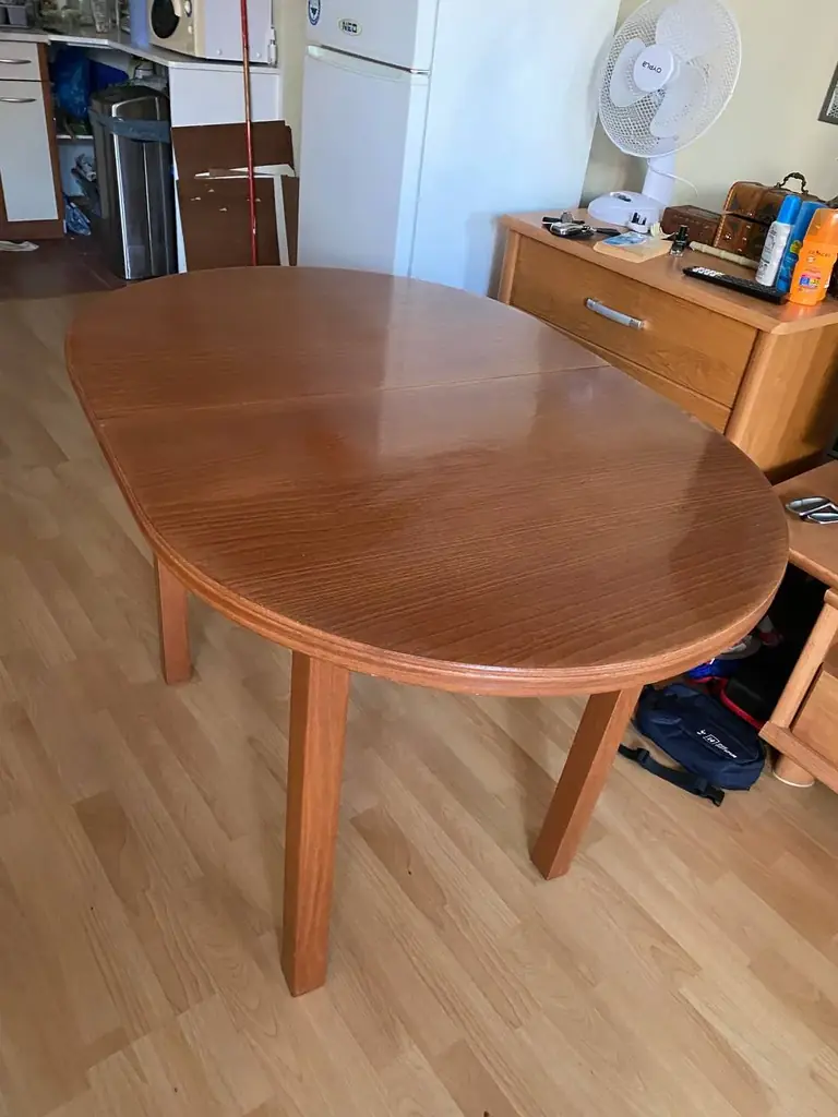 Продам кухонний стіл в гарному стані 30€ Еленіте