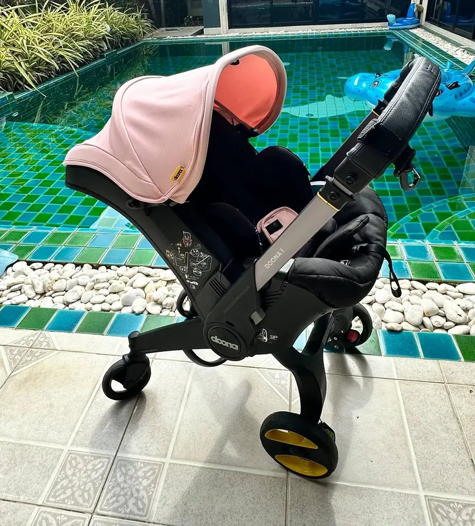 Продам автокресло-коляску Doona.