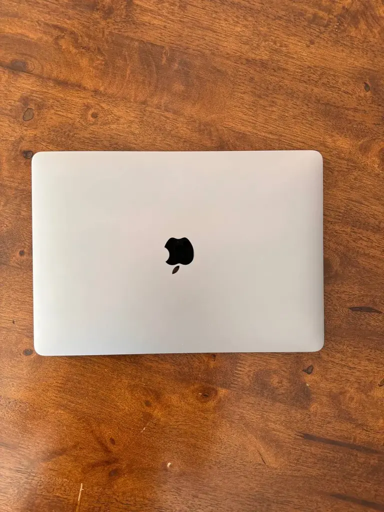 Продаю MacBook Air 13 m1 2020