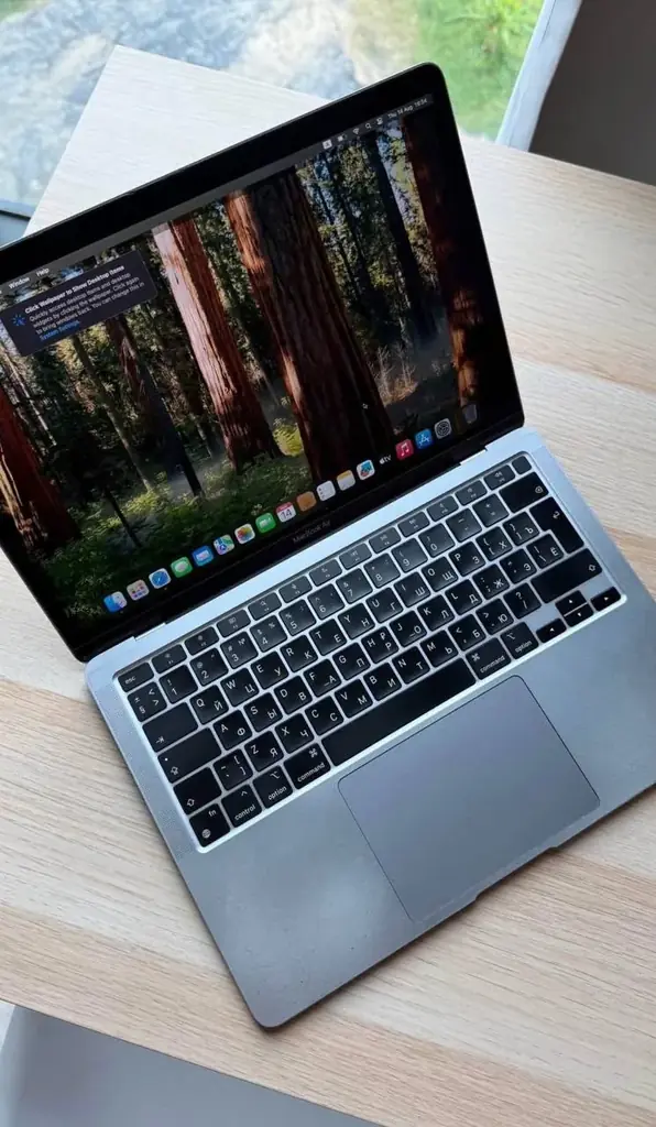 Продаю MacBook Air на процессоре M1. Полностью исправен, все функции работают.