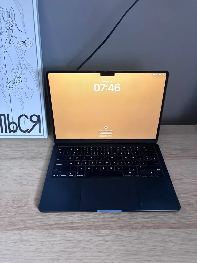 Продам свой MacBook Air 13.6" M4 (2025)