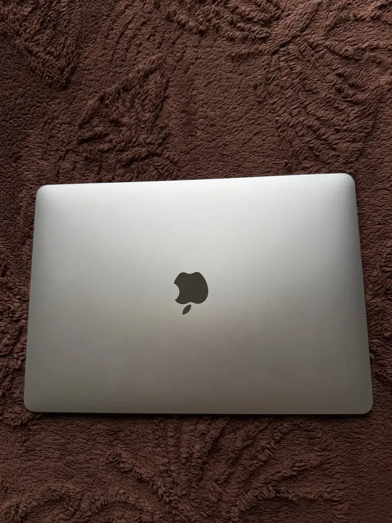 Продам MacBook Air 13" (M1, 2020) Space Gray