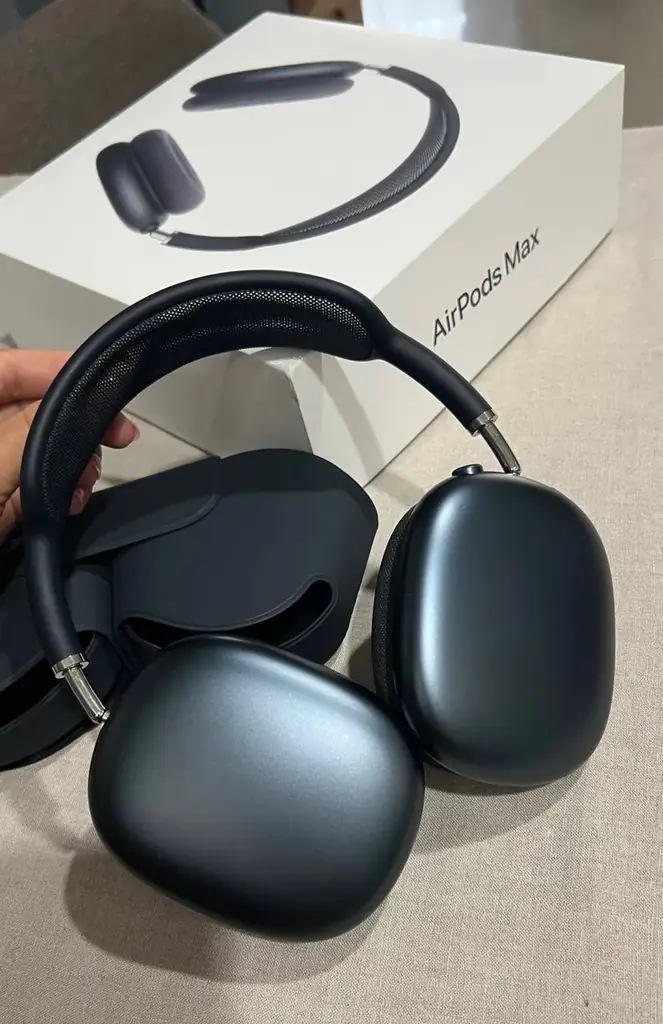 Продам AirPods Max (Blue)