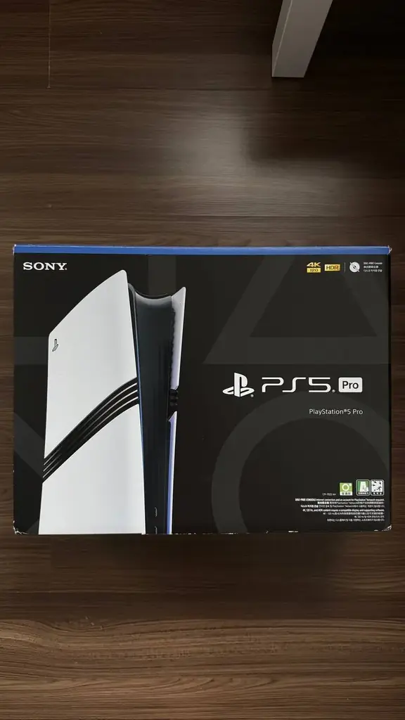 PlayStation 5 Pro (2 ТБ) + 2 оригинальных геймпада