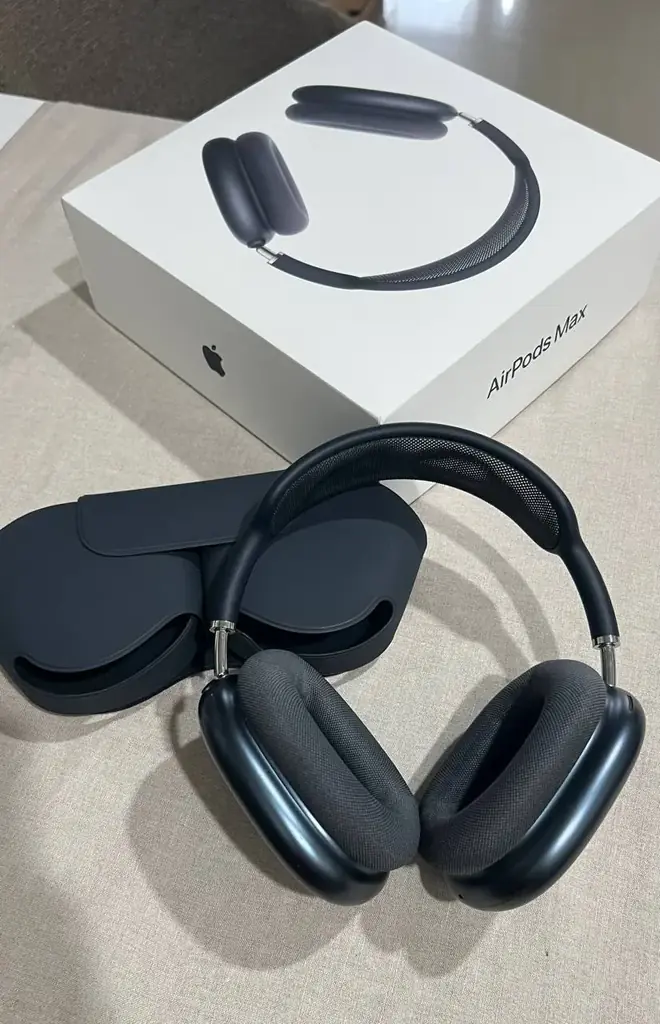 Продам AirPods Max (Blue)