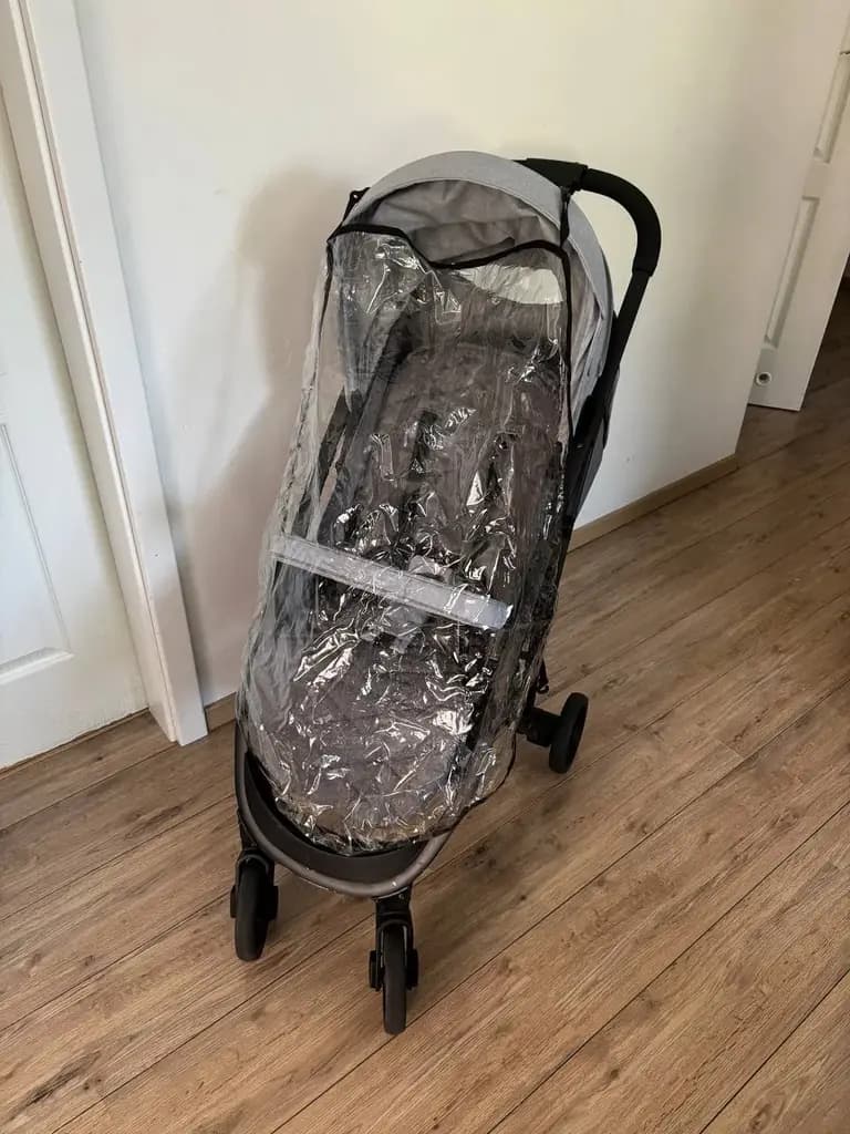 👶 Продаётся: прогулочная коляска